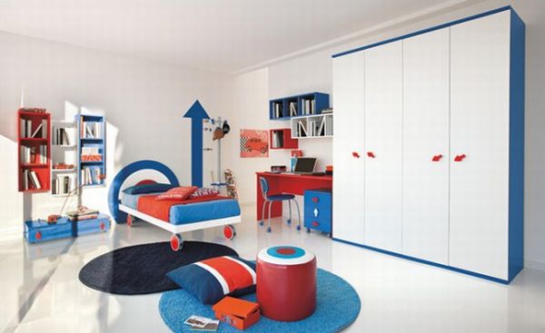 Barnrummet vita blanka golv med en blå accent