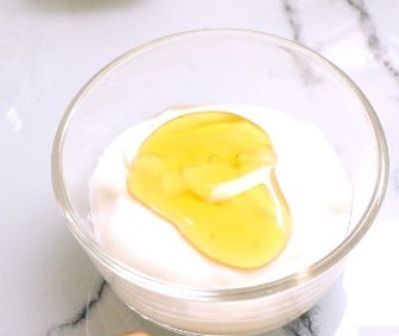 Keittiön korjaustoimenpiteet painonpudotukseen hunajaa ja jogurttia