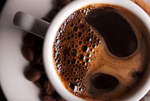 Σπιτικές θεραπείες καφεΐνης για την απομάκρυνση της κυτταρίτιδας