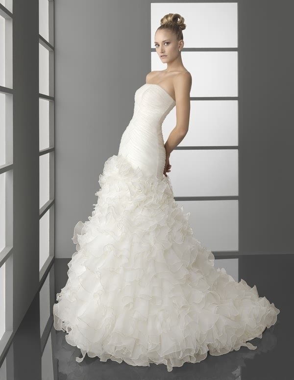 tyll-prinsessa-klänning-bustier-brud-vit