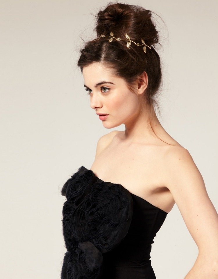 updo-bun-high-bund-golden-chain-all around