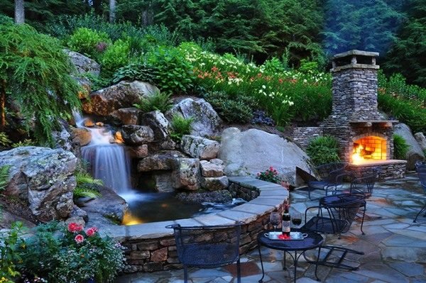 Trädgårdens vattenfall fontän