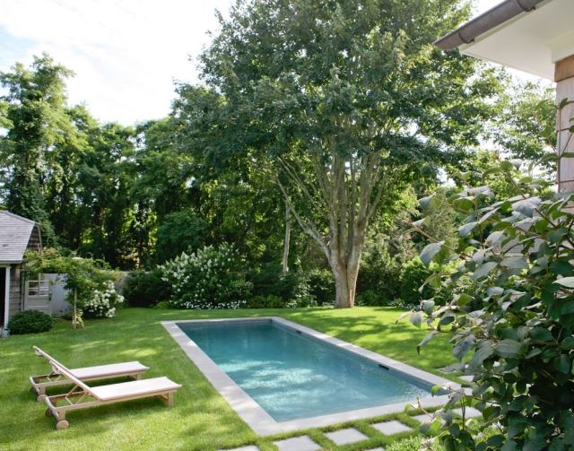 Idéer trädgård pool symmetrisk form lite utrymme lätt att underhålla