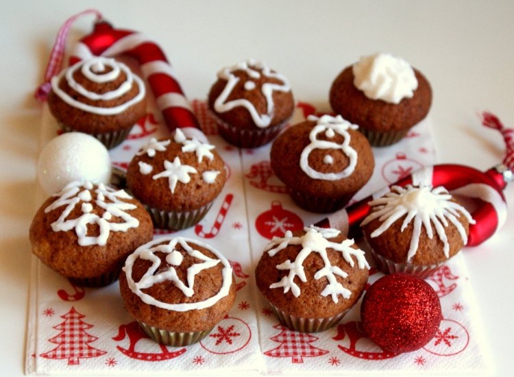 choklad-muffins-jul-motiv-vit-glasyr