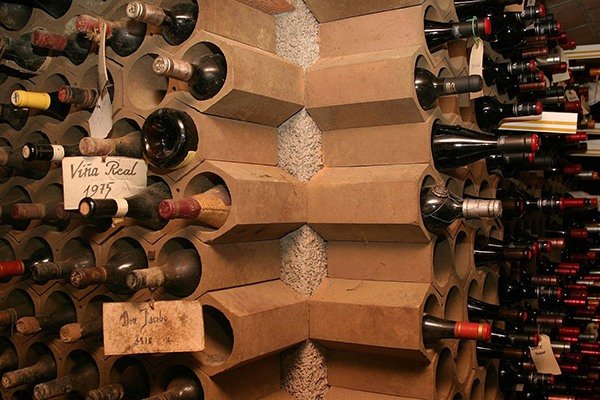 Bygg dina egna vinställningar terrakota rör vinkällare hemma