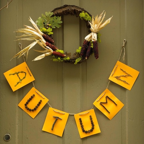 torkad majs kreativ dekorera dörrkransar på hösten