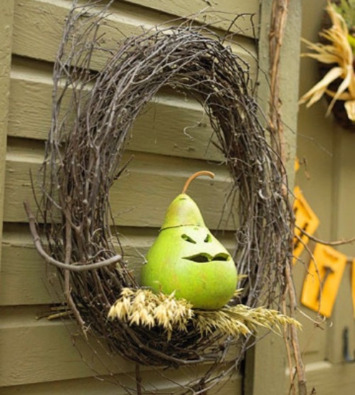päron huggen kreativa dekorera dörrkransar på hösten