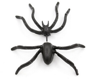 Ανδρικά σκουλαρίκια σχεδιασμένα με αράχνη