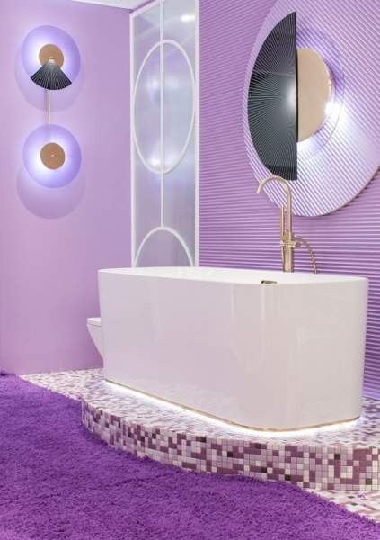 Ideoita violetista kylpyhuoneesta