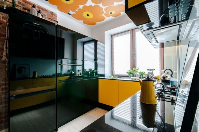 kök-svart-gul-blomma-tak-design