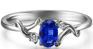 Gold Ring New Design Sapphire valkoisena