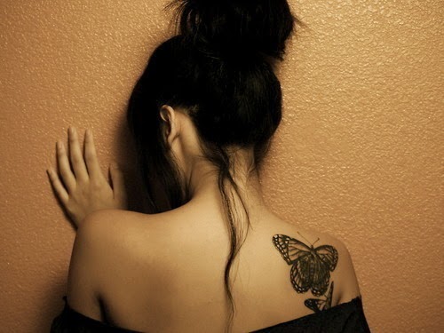 Perhonen Tatuointi naisilla