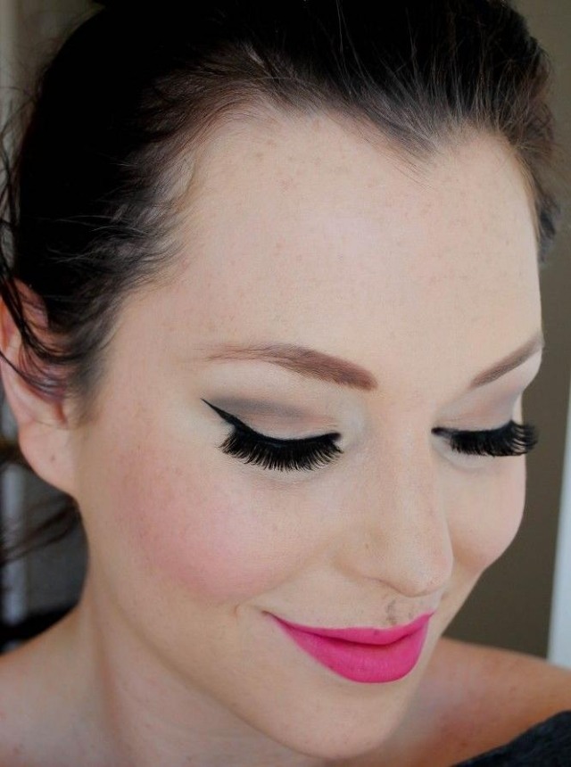 makeup-eyeliner-bröllop-rosa-läppstift