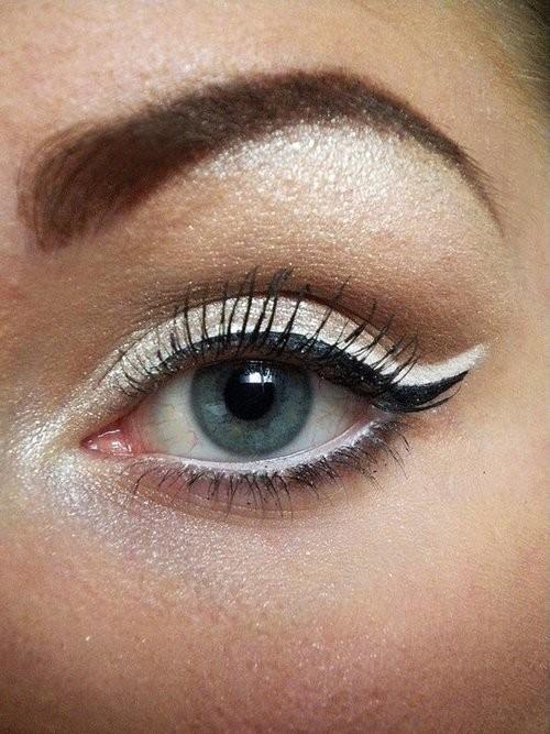 smink-eyeliner-bröllop-vit-kajal