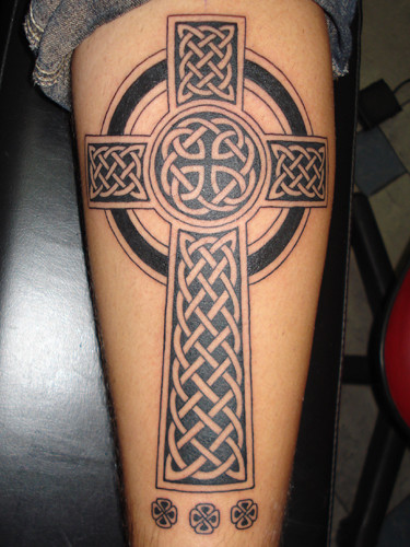 Πλεκτά σχέδια τατουάζ σταυρού