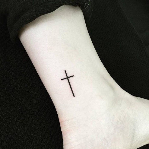Απλό σχέδιο τατουάζ σταυρού