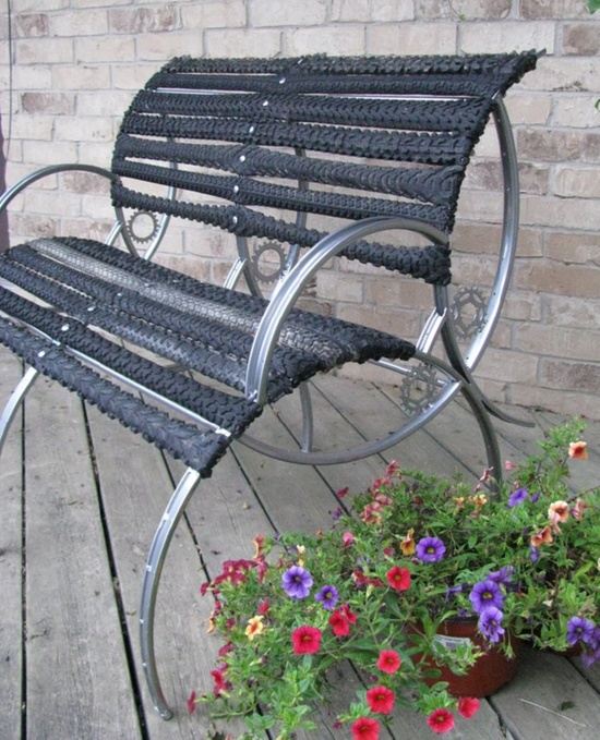 Upcycling idéer med cykeldelar bänkfälgar däck
