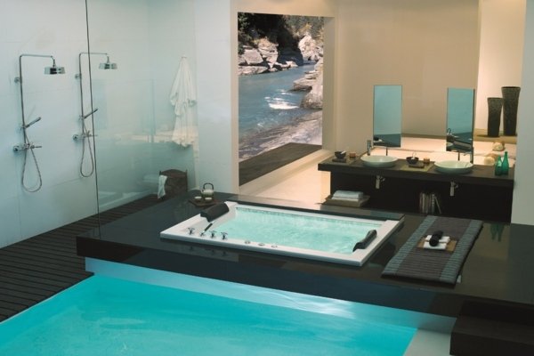 Poolbadkar lyxigt badrum