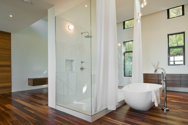 Golvstående duschkabin i vit badglas