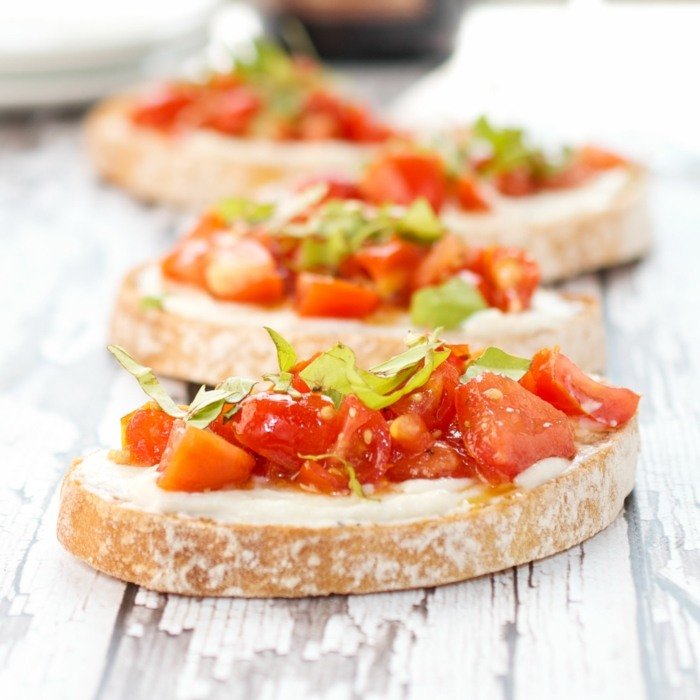 Tomatbruschetta till mellanmålet