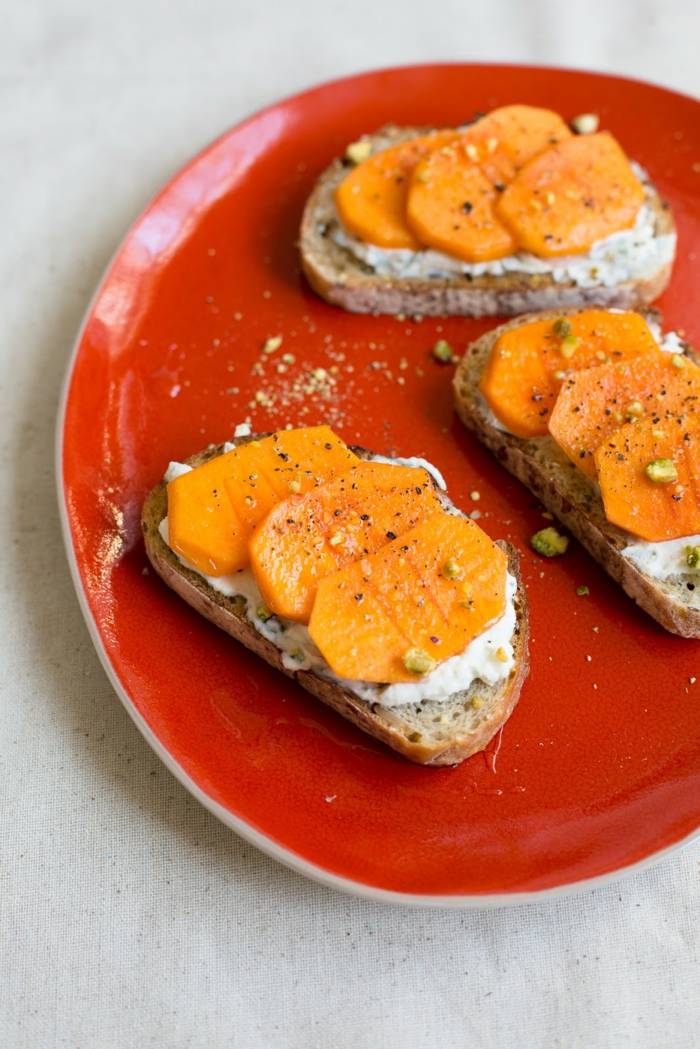 Date-bruschetta-med-grädde-ost