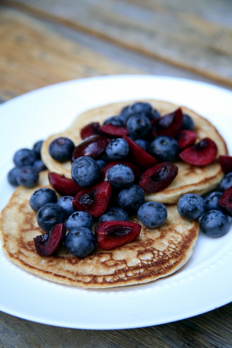 fitnessrecept pannkakor-vegan-bakning-blåbär-frukt-supermat