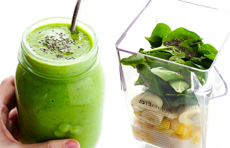 fitness-recept-smoothie-träning-grönsaker-frukt-chia-drink