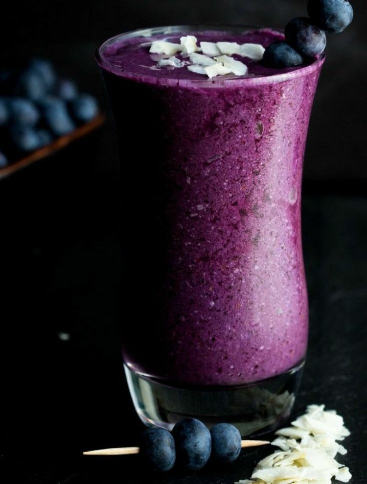 fitness-recept-smoothie-kokosmjölk-blåbär-yoghurt-superfood
