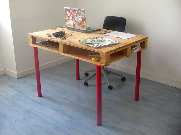Skrivbord-bygg-själv-trä-pall