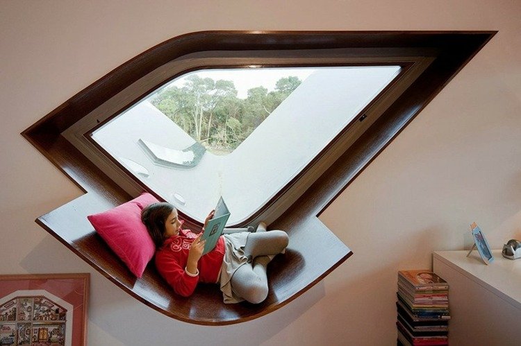 interiör och designidéer fönster ögonform sittande hörn fönsterbrädan