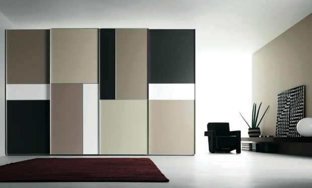 vardagsrum garderob möbler lösningar beige-svarta geometriska mönster