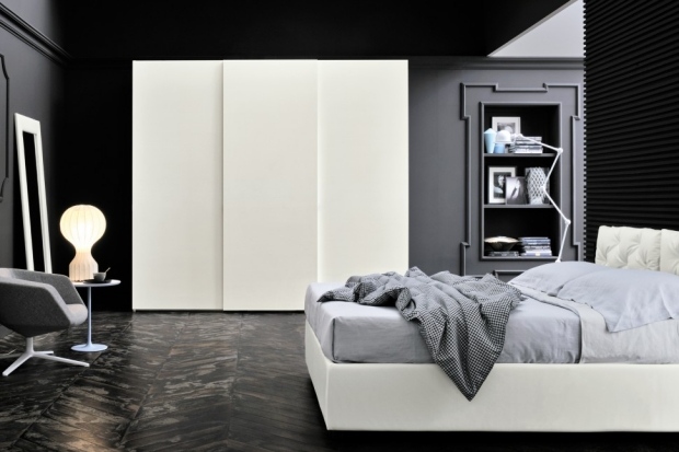 sovrum garderob-för män-vanlig svart vägg