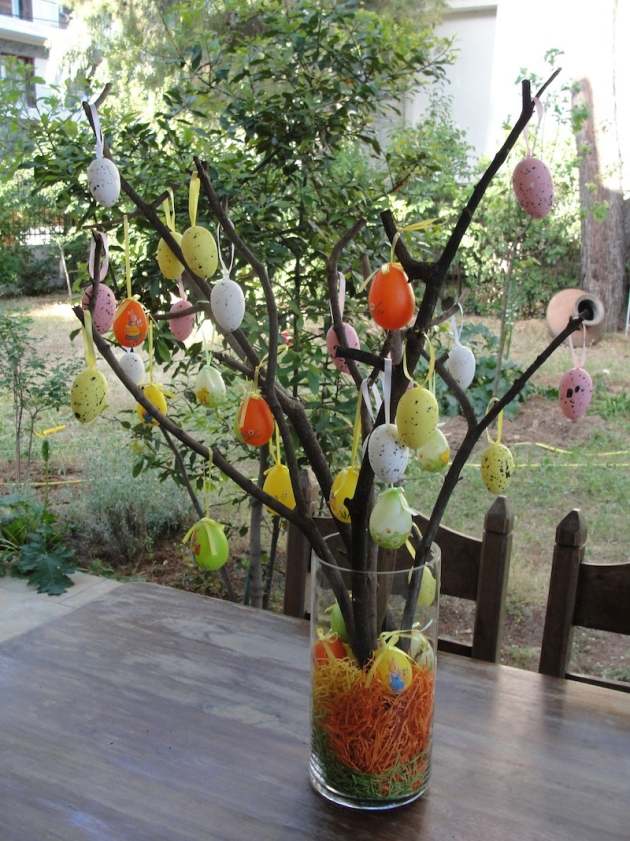 påsk träd glas vas konst konst gräs färgglada ägg trailer