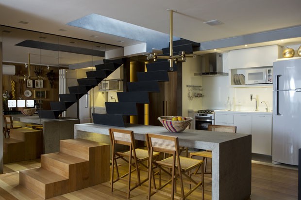 trappor-design-betong-matsal-bar-speglad-skåp-dörrar