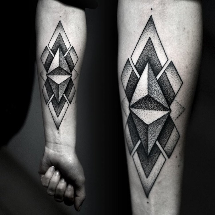 underarm-tatuering-idéer-kvinna-geometriska-prickar-teknik