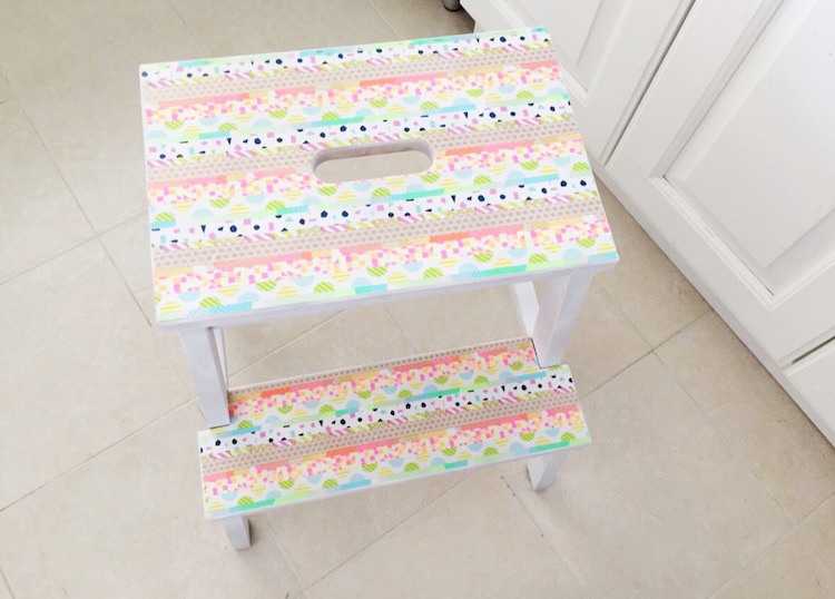 washi-tejp-idéer-diy-projekt-möbler-pall-krydda