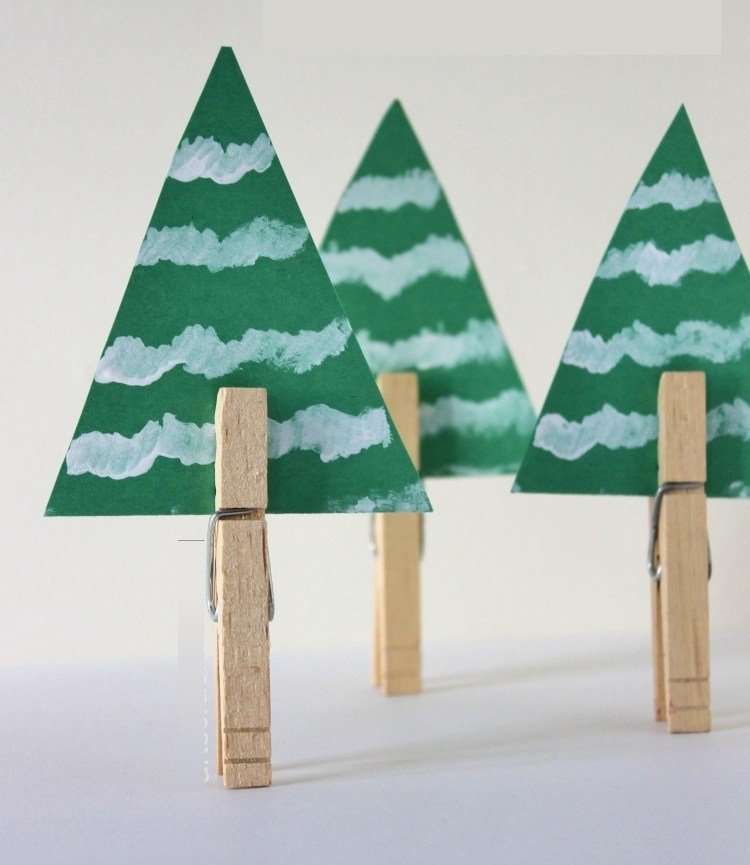 pyssel-idéer-klädnypor-jul-trä-gran-träd-kort-jul-dekorationer-pyssel-kreativa