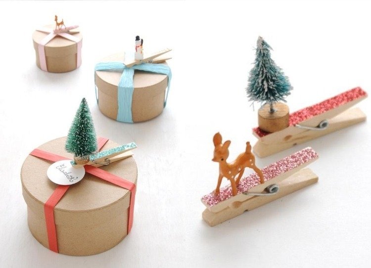 Hantverk-idéer-klädnypor-jul-present-inslagning-kreativt-kort