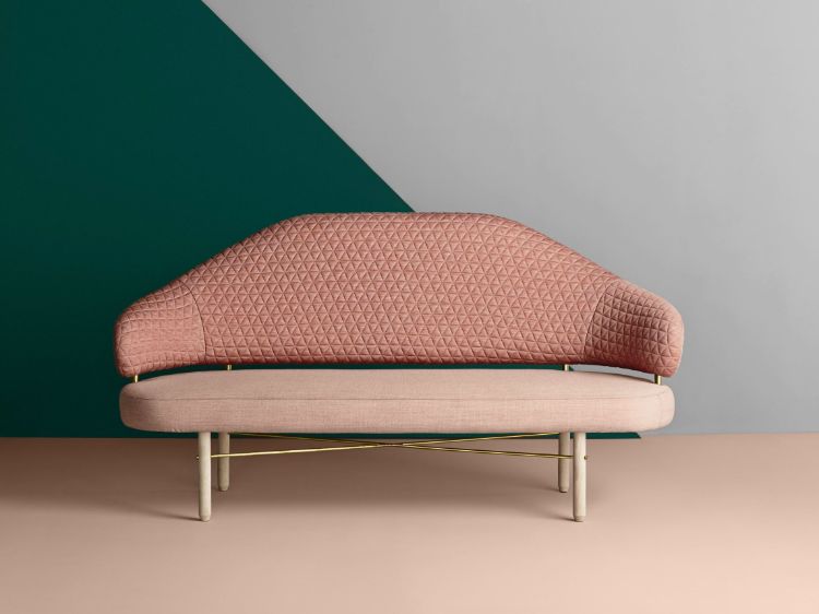 design-möbler-soffa-stoppad-rosa-ryggstöd-SIMONE