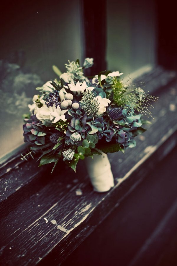liten-blomma-bukett-vinter-bröllop-idéer