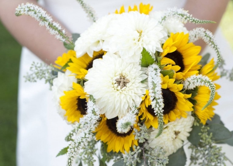 idéer till bröllopsbuketten gul vit solros deco höstlig