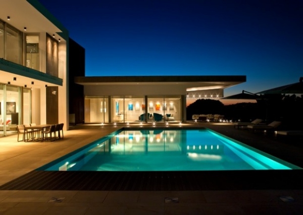 lyx-villa-pool-modern-glas