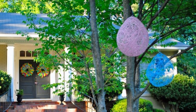 Påsk dekoration trädgårdsträd garn ägg hänga dörrkrans