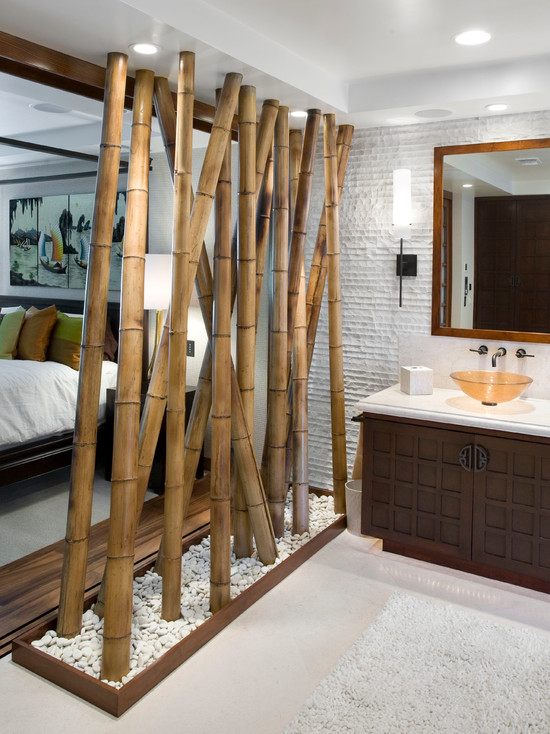 bambu stolpar dekor idéer rumsavdelare sovrum badrum grus
