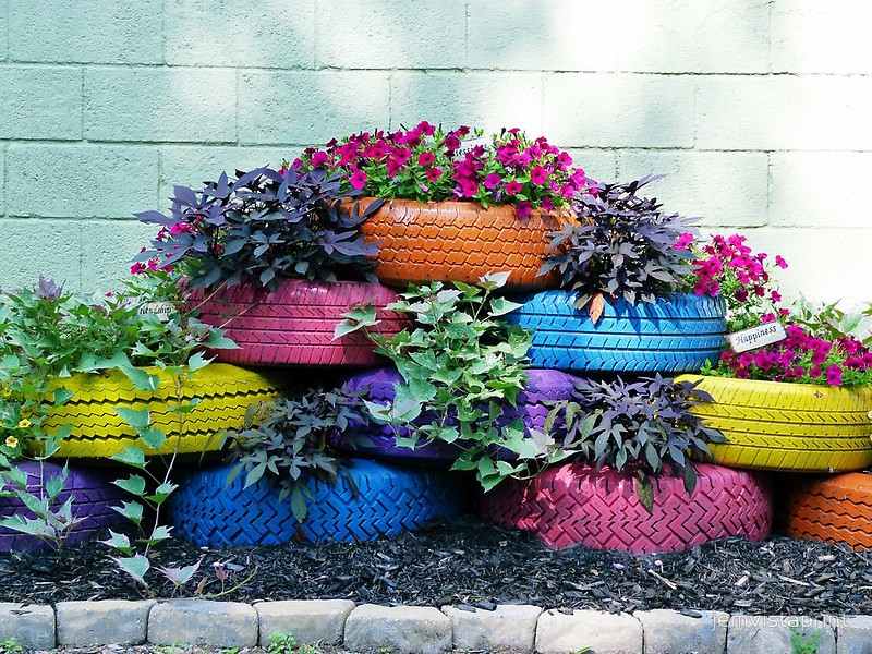 Upcycling-växt-behållare-trädgård-gamla-däck