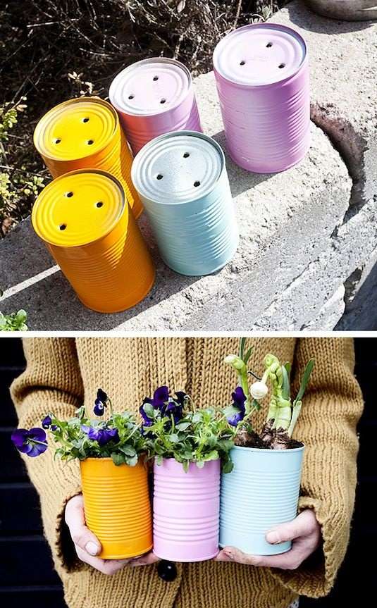 planter-trädgård-gamla-burkar-färgglada-målade-viol