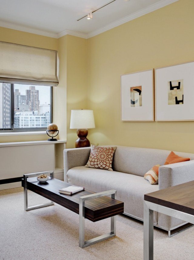 vardagsrum-modern-vägg-färg-gul-grädde-soffa-