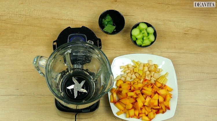 Smoothie recept för viktminskning sommar persika gurka mynta