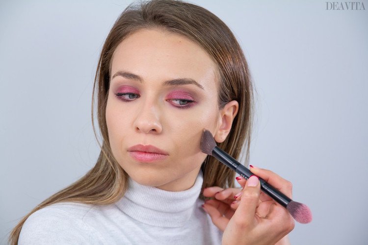 Party makeup idéer för blå ögon burgundy ögonskugga