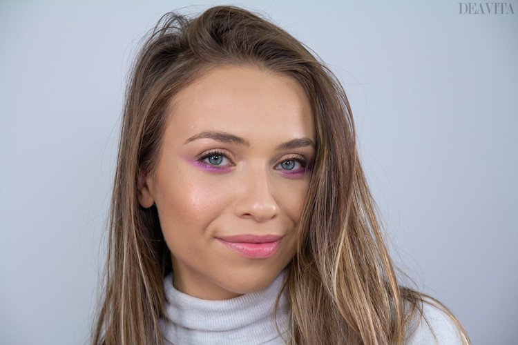 Kvällsmakeupidéer för blå ögonögonskugga i lila och guld